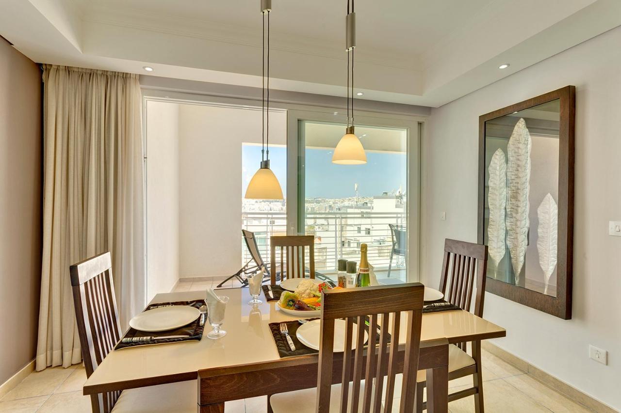 Luxury Apartment Inc Pool & Views Слима Екстериор снимка