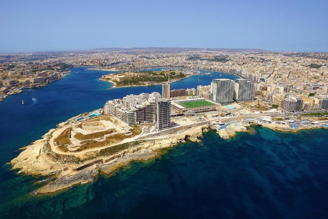 Luxury Apartment Inc Pool & Views Слима Екстериор снимка