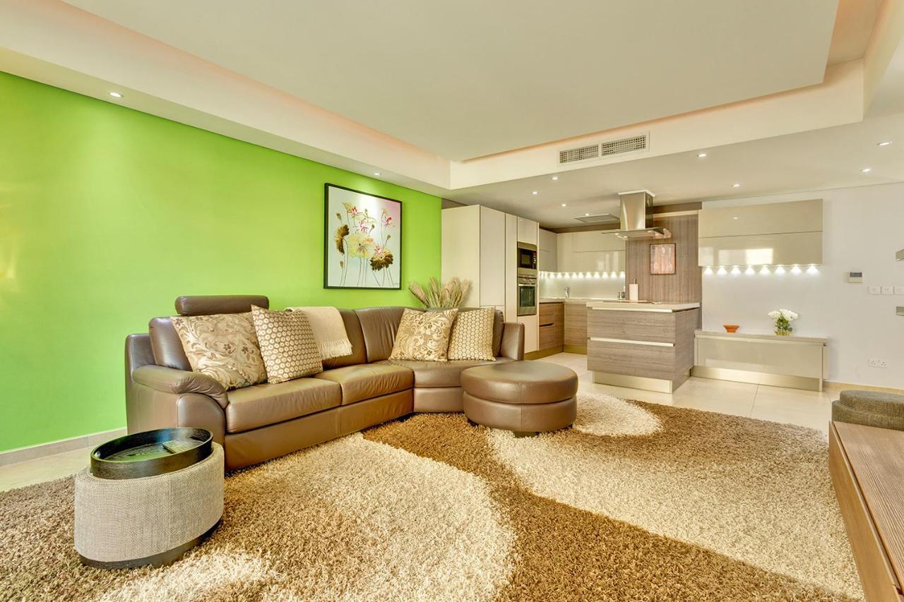 Luxury Apartment Inc Pool & Views Слима Екстериор снимка