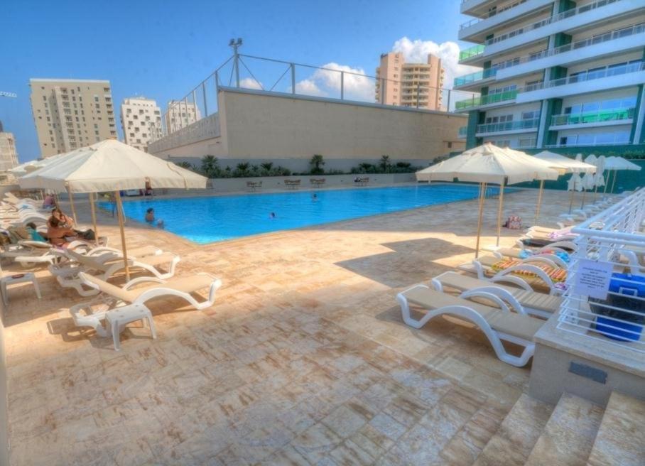Luxury Apartment Inc Pool & Views Слима Екстериор снимка