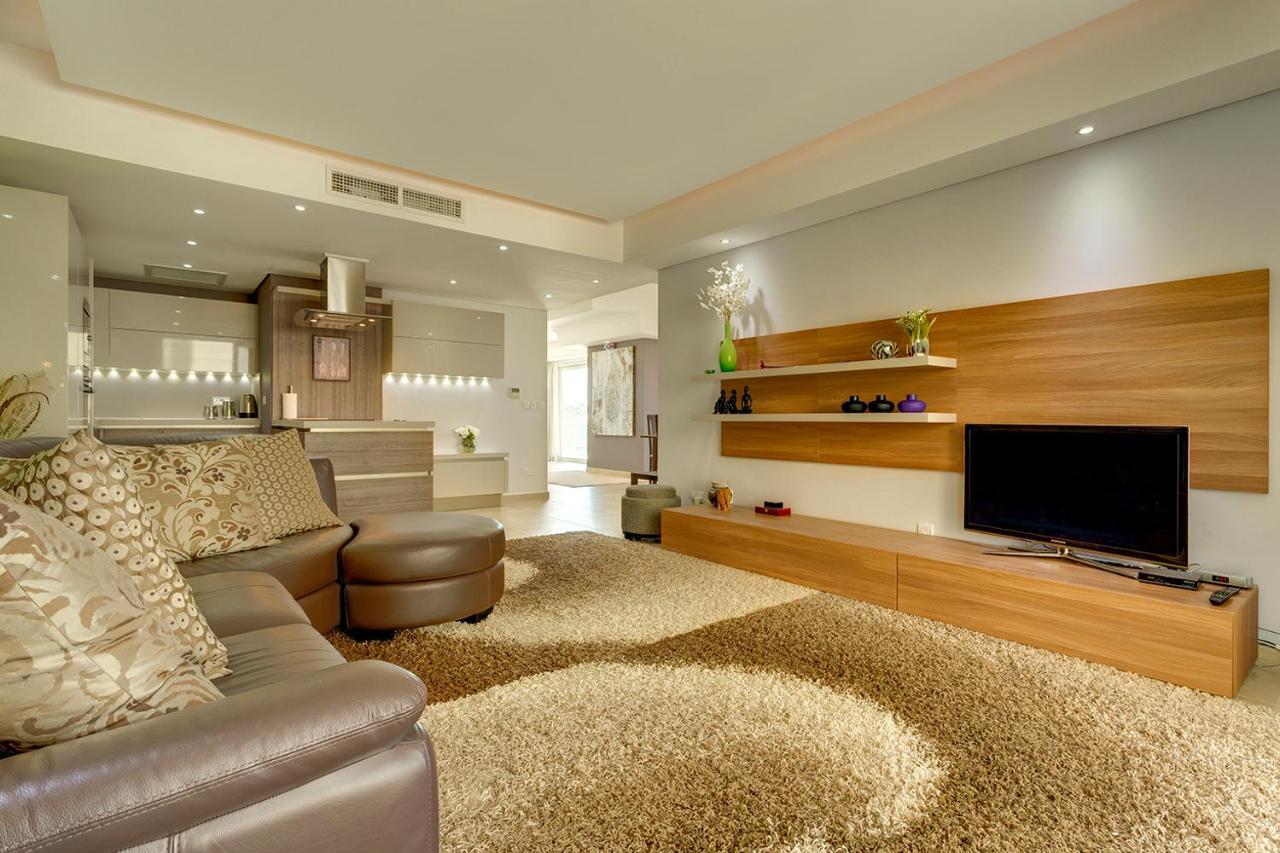Luxury Apartment Inc Pool & Views Слима Екстериор снимка